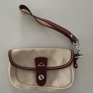 VINTAGE Dooney & Bourke | classic D&B logo wristlet.